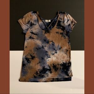 tie-dye top w/ cross strap detail